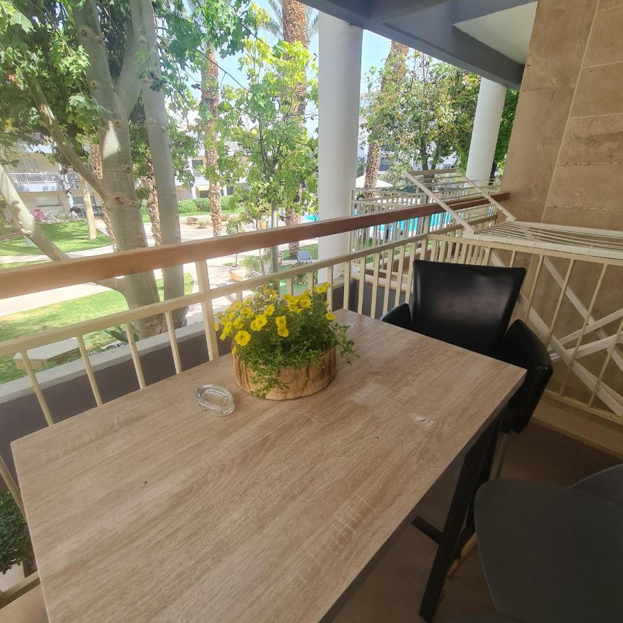 Royal Park -George Apartamento Eilat Exterior foto